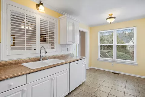 Kitchen - 112 Jester Ct, Williamston, SC 29697 photo 3 of 5