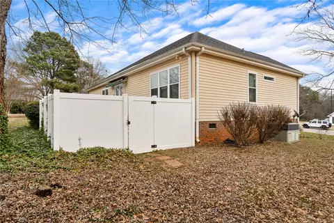 Exterior - 112 Jester Ct, Williamston, SC 29697 photo 6 of 9