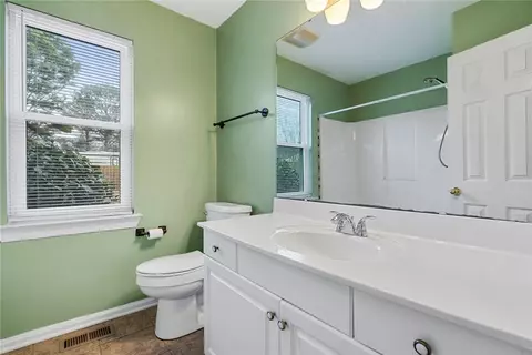 Bath - 112 Jester Ct, Williamston, SC 29697 photo 4 of 4