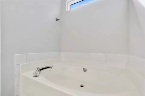 Bath - 112 Jester Ct, Williamston, SC 29697 photo 3 of 4