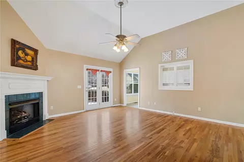 Living - 112 Jester Ct, Williamston, SC 29697 photo 2 of 6