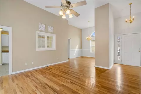 Living - 112 Jester Ct, Williamston, SC 29697 photo 5 of 6