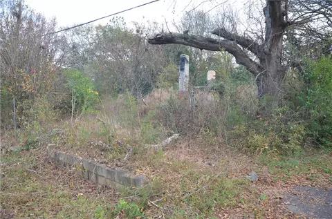 306 Oak Dr, Iva, SC 29655