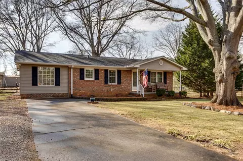 128 Sylvia Rd, Belton, SC 29627