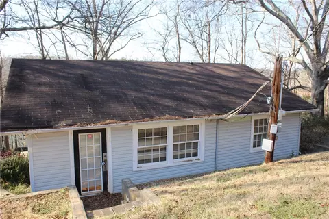 2221 Roach Cir, Anderson, SC 29625