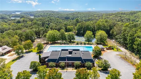 329 E Richfield Dr, Westminster, SC 29693 photo 3