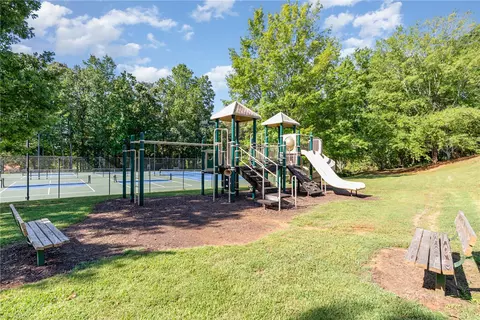 329 E Richfield Dr, Westminster, SC 29693 photo 18