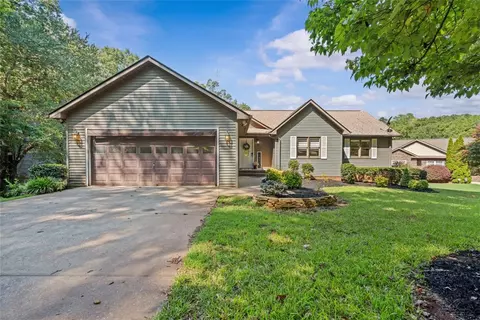 2017 Crystal Bay Ct, Seneca, SC 29672