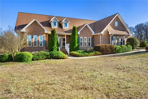 200 Willow Ridge Rd, Westminster, SC 29693