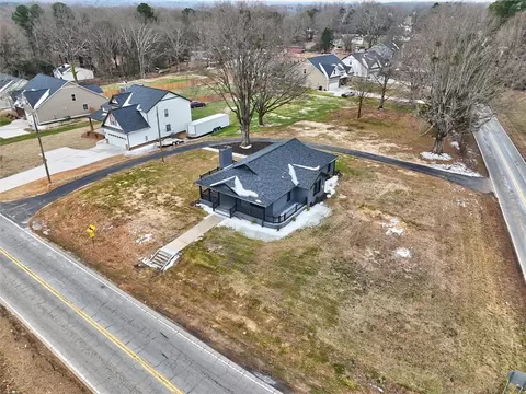 801 Cherokee Rd, Pelzer, SC 29669 photo 5
