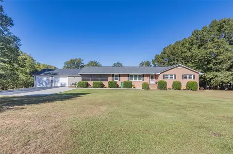 105 Hillandale Rd, Seneca, SC 29672