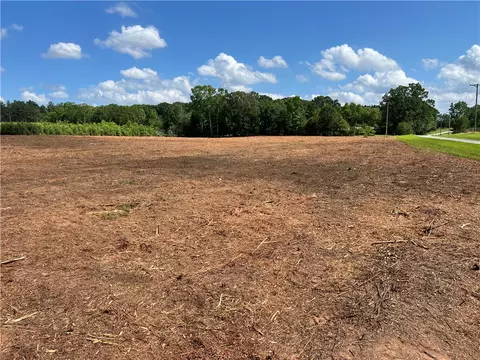 2 Pickens Dr, Pendleton, SC 29670 photo 3