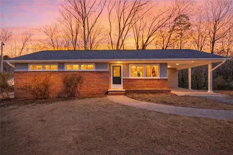 522 Robin Dr, Seneca, SC 29678