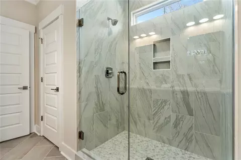 Bath - 240 Holiday East Ave, Clemson, SC 29631 photo 3 of 4
