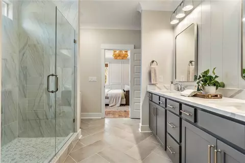Bath - 240 Holiday East Ave, Clemson, SC 29631 photo 4 of 4