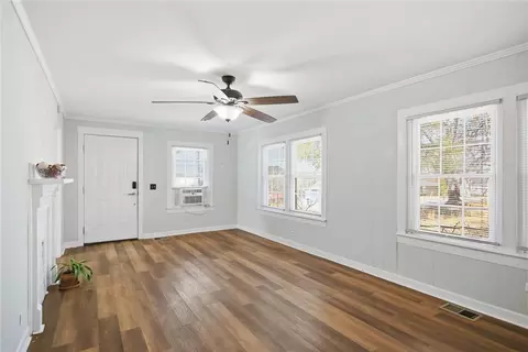 Living - 118 N 4th St, Easley, SC 29640 photo 2 of 3