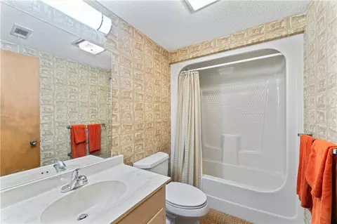 Bath - 501 Westminster Dr, Pendleton, SC 29670 photo 8 of 8