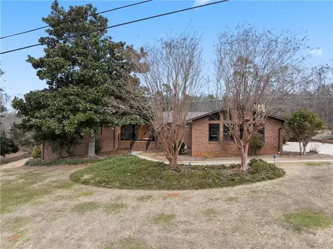 Exterior - 501 Westminster Dr, Pendleton, SC 29670 photo 2 of 6