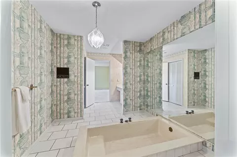 Bath - 501 Westminster Dr, Pendleton, SC 29670 photo 4 of 8