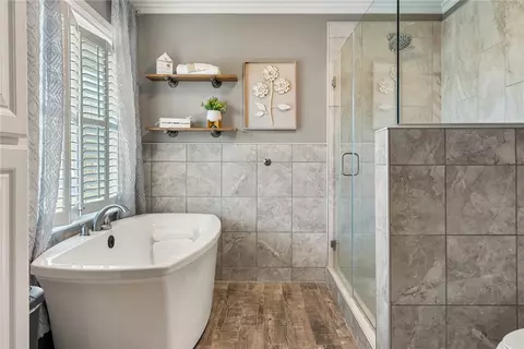 Bath - 112 Rustic Ln, Anderson, SC 29621 photo 3 of 7