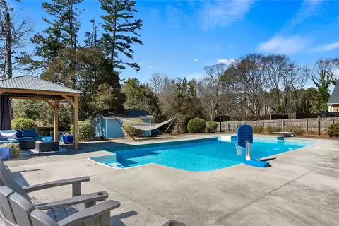 Exterior - 112 Rustic Ln, Anderson, SC 29621 photo 6 of 8