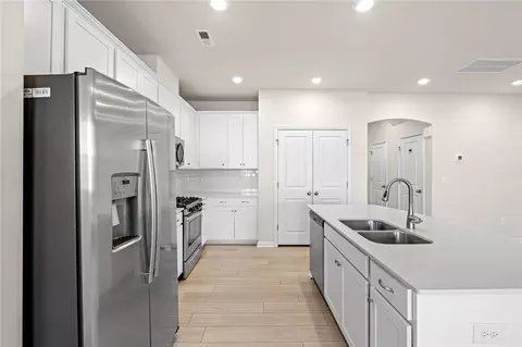 Kitchen - 452 Bee Cove Way, Pendleton, SC 29670 photo 2 of 3