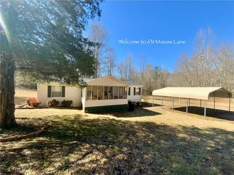 631 Masaw Ln, Seneca, SC 29672