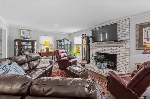 Living - 204 Warrington Dr, Easley, SC 29642 photo 3 of 3