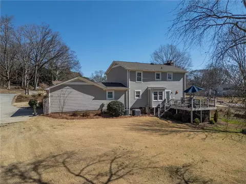 Exterior - 204 Warrington Dr, Easley, SC 29642 photo 7 of 14