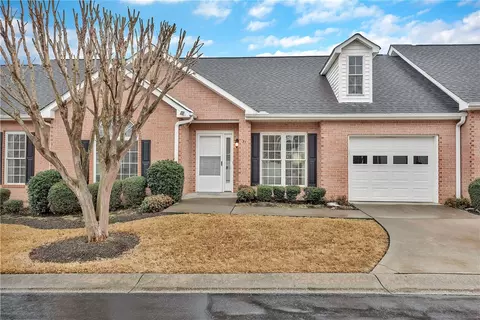 31 Somerset Ct, Hartwell, GA 30643