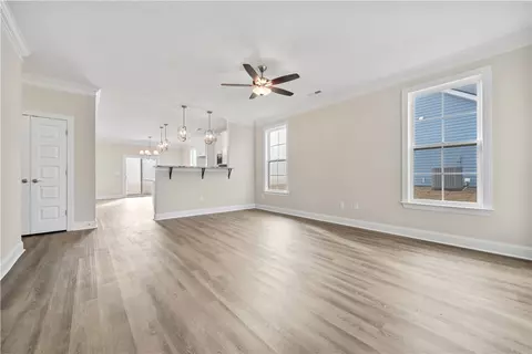 Living - 112 Oak Grove Rd, Central, SC 29630 photo 3 of 3