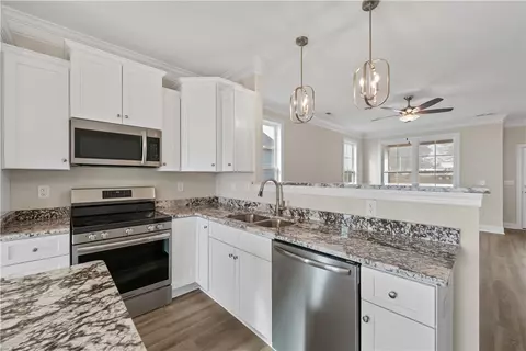 Kitchen - 112 Oak Grove Rd, Central, SC 29630 photo 2 of 2