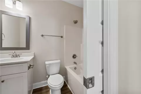 Bath - 112 Oak Grove Rd, Central, SC 29630 photo 2 of 2