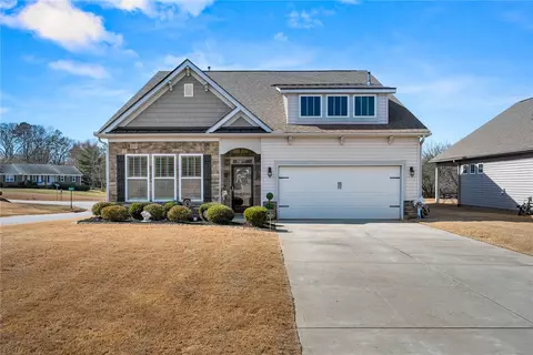 121 Rossmoor Ct, Anderson, SC 29621