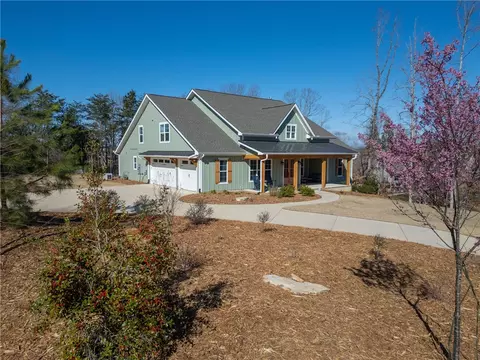 113 S Oak Pointe Dr, Seneca, SC 29672