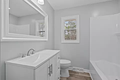 Bath - 326 Kenneth St, Walhalla, SC 29691 photo 1 of 3