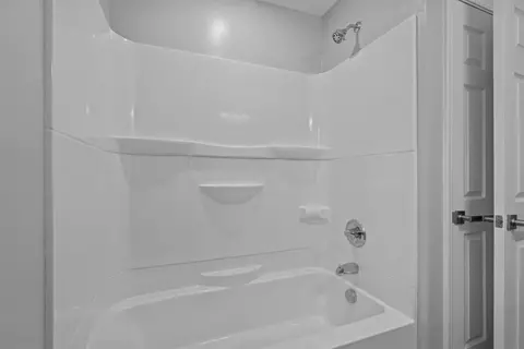 Bath - 326 Kenneth St, Walhalla, SC 29691 photo 2 of 3