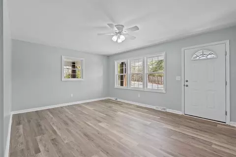 Living - 326 Kenneth St, Walhalla, SC 29691 photo 1 of 3