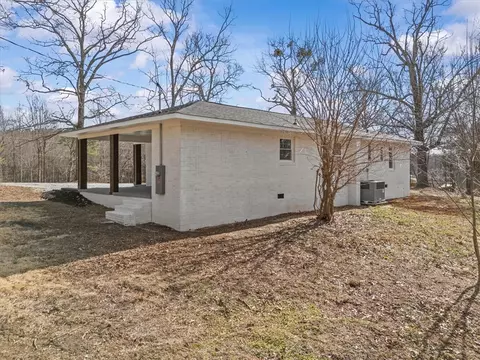 Exterior - 326 Kenneth St, Walhalla, SC 29691 photo 6 of 8