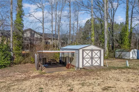 Exterior - 313 W Sunset Strip Dr, Seneca, SC 29672 photo 6 of 9