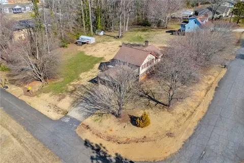 View/Area - 313 W Sunset Strip Dr, Seneca, SC 29672 photo 1 of 4