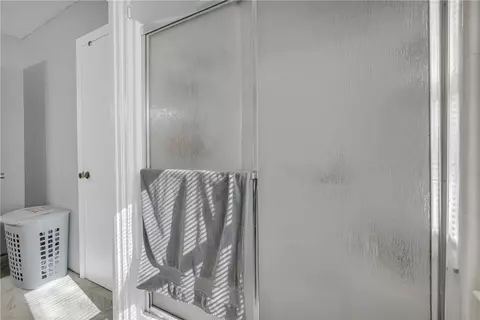 Bath - 313 W Sunset Strip Dr, Seneca, SC 29672 photo 7 of 8