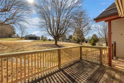 Exterior - 313 W Sunset Strip Dr, Seneca, SC 29672 photo 8 of 9