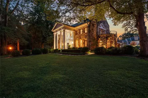 48 Ridgeland Dr, Greenville, SC 29601