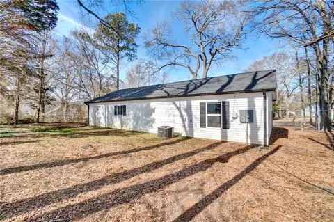 Exterior - 7 W 2nd St, Williamston, SC 29697 photo 3 of 4