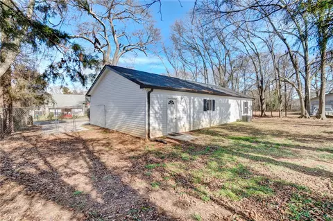 Exterior - 7 W 2nd St, Williamston, SC 29697 photo 2 of 4