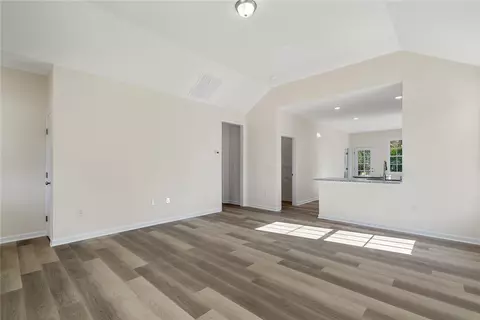 Living - 335 Winston St, Pendleton, SC 29670 photo 2 of 2