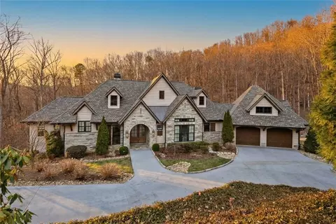 501 Mountain Summit Rd, Travelers Rest, SC 29690
