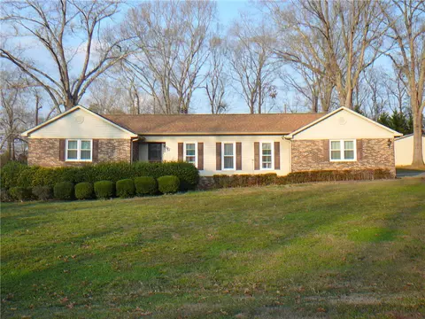 37 Camelia Cir, Williamston, SC 29697