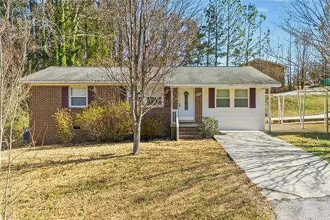 108 Hodge St, Abbeville, SC 29620